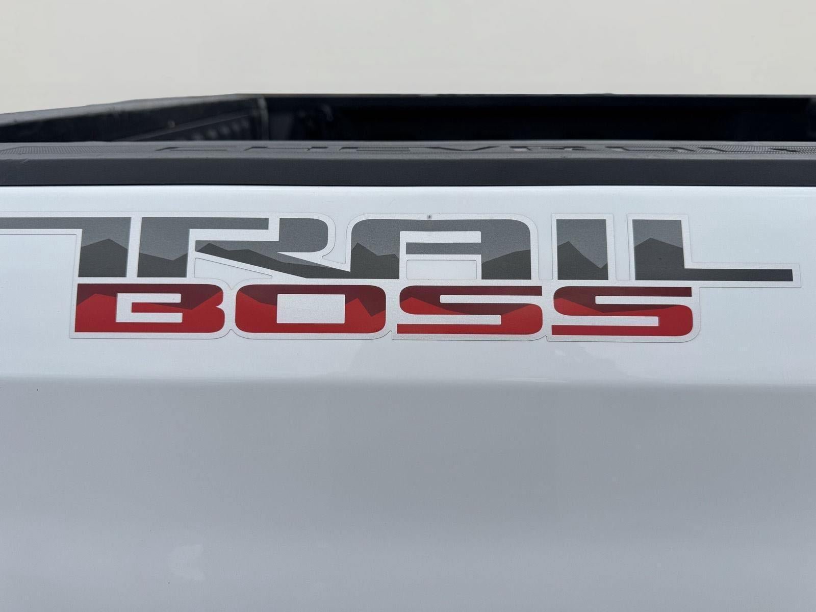 Used 2022 Chevrolet Silverado 1500 LT Trail Boss w/ Convenience Package II AWD/4WD image 31