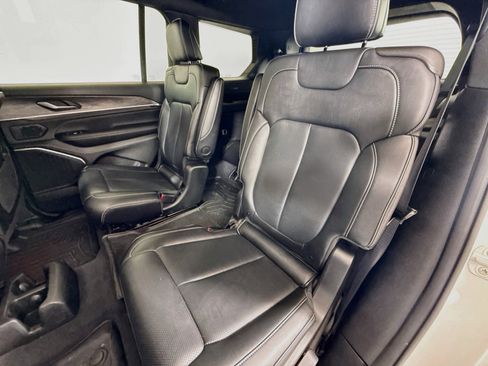 Used 2023 Jeep Grand Cherokee L Overland AWD/4WD image 24