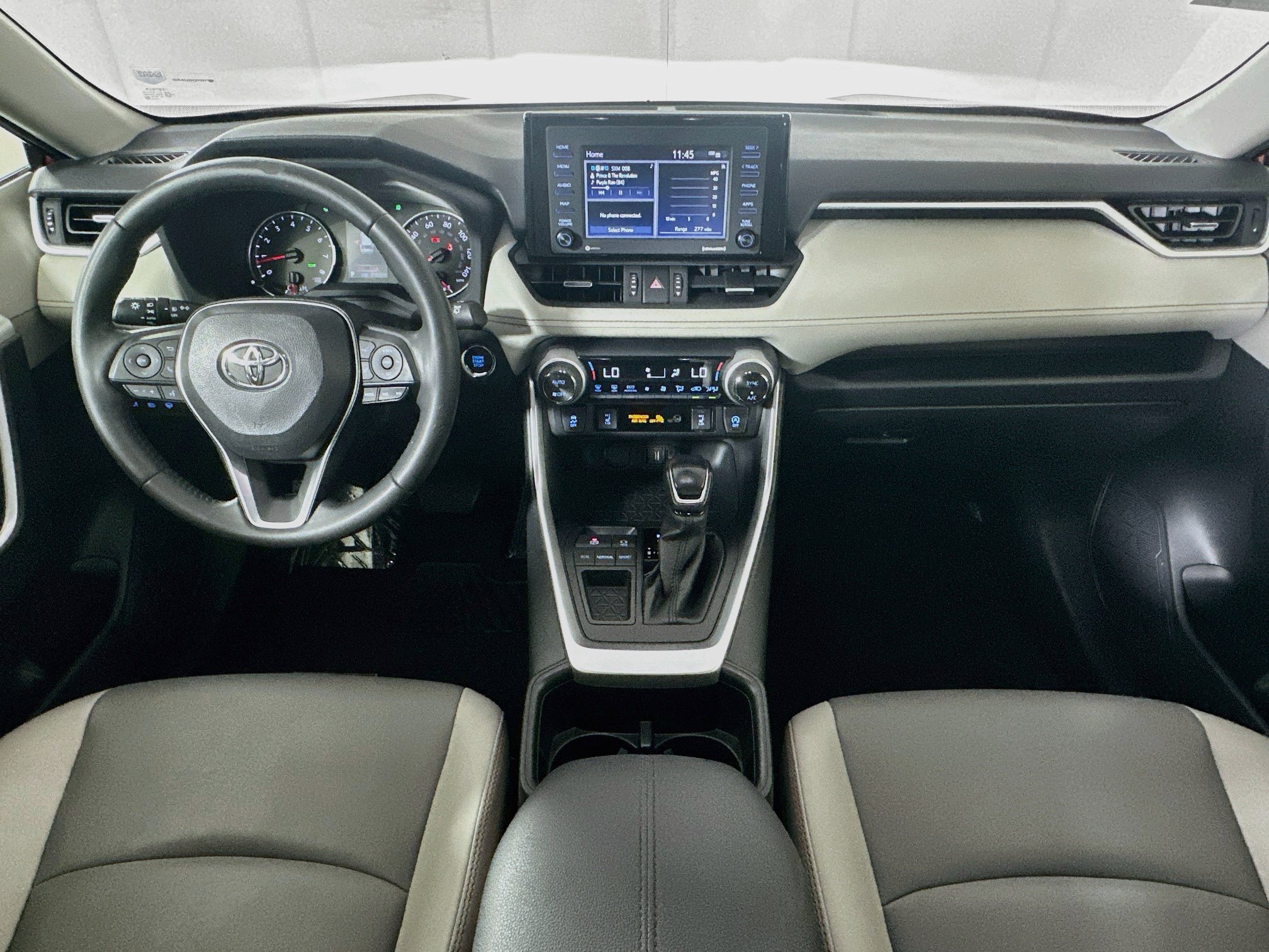 Certified 2022 Toyota RAV4 XLE Premium FWD image 27