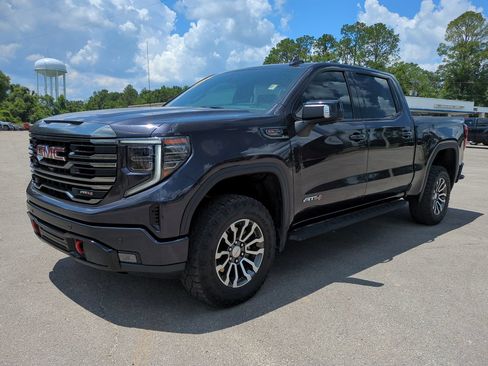 Used 2023 GMC Sierra 1500 AT4 w/ AT4 Premium Package AWD/4WD image 8