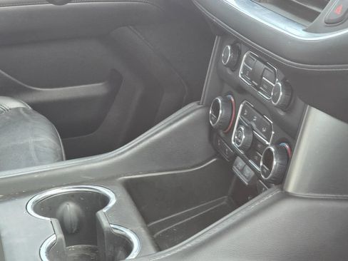 Used 2021 Chevrolet Suburban LT w/ Rear Media and Nav Package AWD/4WD image 16