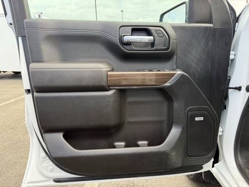 Used 2021 Chevrolet Silverado 1500 LT Trail Boss w/ Convenience Package II image 16