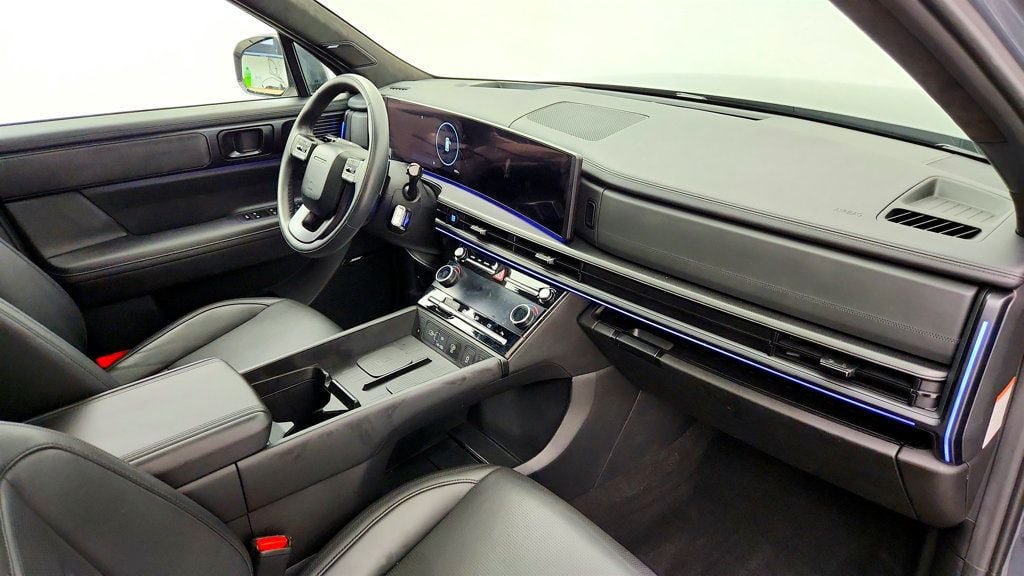 Used 2025 Hyundai Santa Fe Calligraphy AWD/4WD image 25