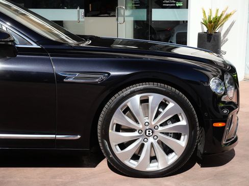 New 2026 Bentley Flying Spur Plug-In Hybrid AWD/4WD image 6