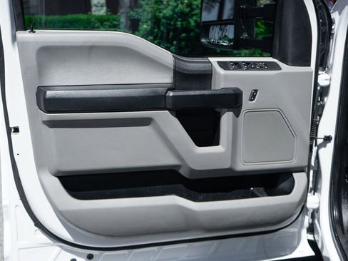 Used 2019 Ford F550 2WD Crew Cab Super Duty image 16