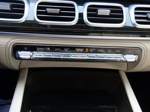 Used 2024 Mercedes-Benz GLE 450 4MATIC image 29