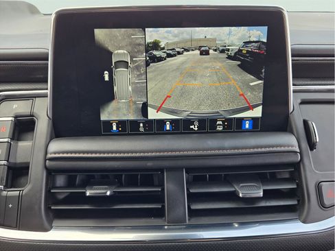 Used 2024 GMC Yukon AT4 w/ Technology Package AWD/4WD image 16