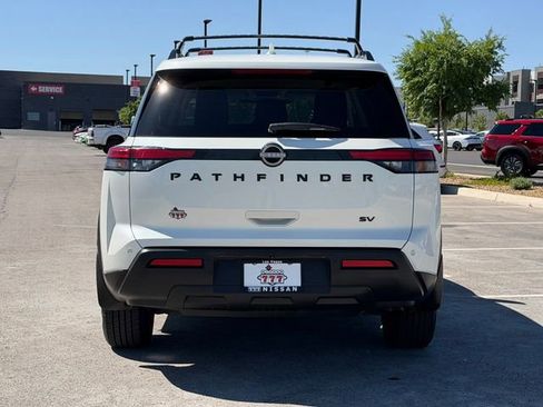 Certified 2023 Nissan Pathfinder SV w/ Black Appearance Package FWD image 5