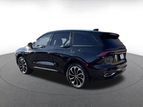 Used 2024 Lincoln Nautilus Reserve image 10