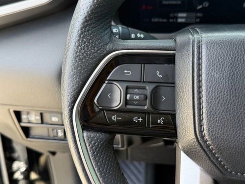 Used 2023 Toyota Sequoia Limited image 16