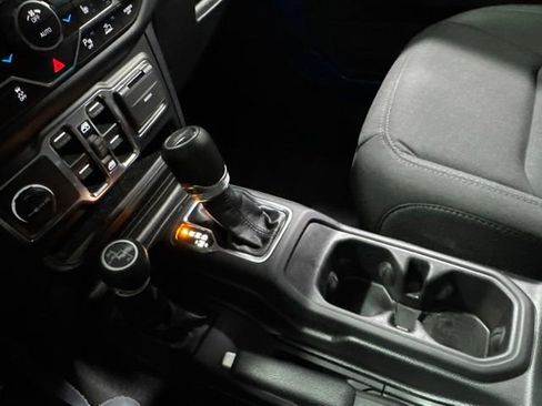 Used 2021 Jeep Gladiator Sport AWD/4WD image 24