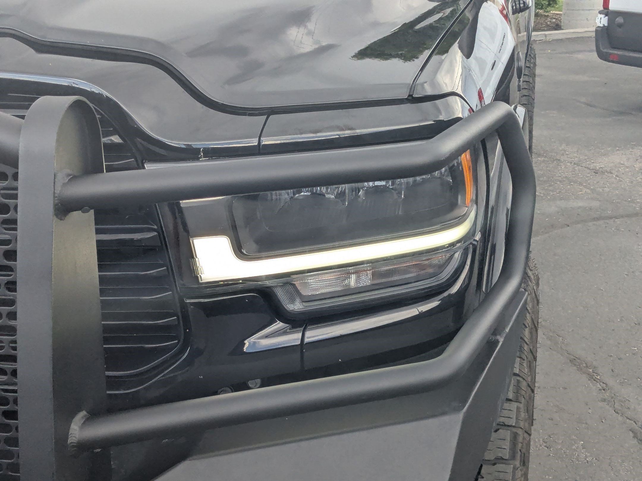 Used 2020 RAM 3500 Laramie AWD/4WD image 13