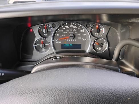 Used 2016 GMC Savana 2500 image 40