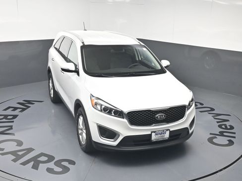 Used 2016 Kia Sorento LX AWD/4WD image 31