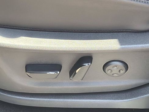 Used 2025 Nissan Ariya FWD image 19