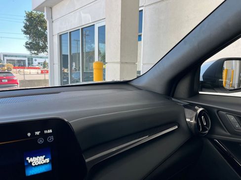 Used 2025 Chevrolet Equinox LT image 35