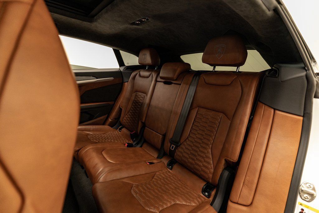 Used 2021 Lamborghini Urus AWD/4WD image 33