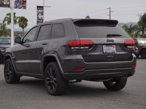 Certified 2021 Jeep Grand Cherokee Laredo X AWD/4WD image 3