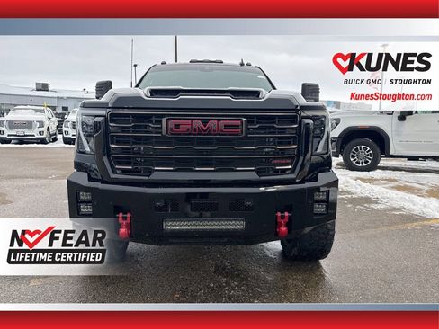 Used 2024 GMC Sierra 2500 AT4X image 5