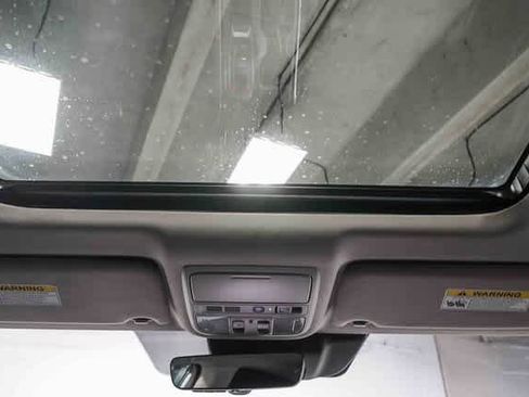 Used 2018 Honda Accord Touring image 16