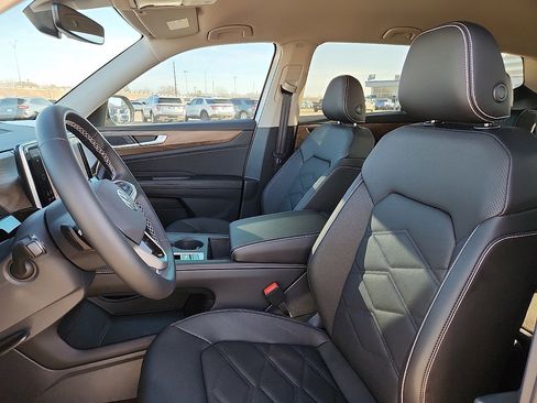 Used 2026 Volkswagen Atlas SE image 7