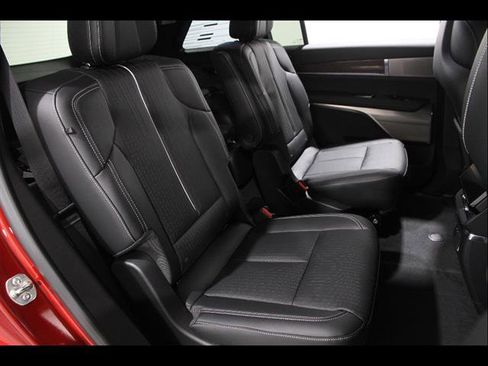 New 2026 Cadillac Vistiq Sport w/ LPO, Floor Liner Package AWD/4WD image 17