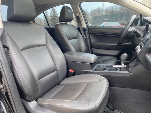 Used 2017 Subaru Legacy 2.5i Limited image 21