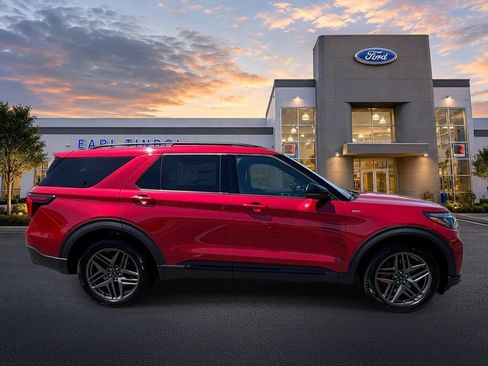 New 2026 Ford Explorer ST-Line w/ ST-Line Street Pack AWD/4WD image 9