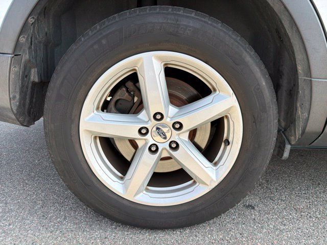 Used 2016 Ford Explorer XLT AWD/4WD image 22