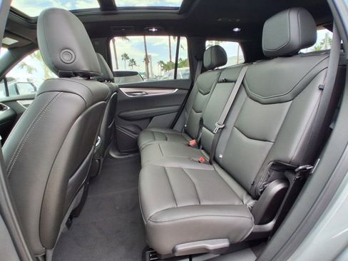 New 2025 Cadillac XT6 Luxury image 22