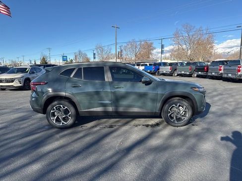 New 2026 Chevrolet Trax LT w/ Driver Confidence Package FWD image 8
