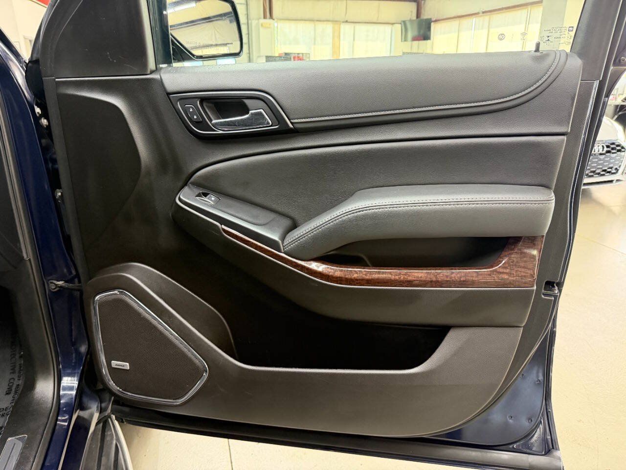 Used 2019 GMC Yukon SLT w/ HD Trailering Package AWD/4WD image 17