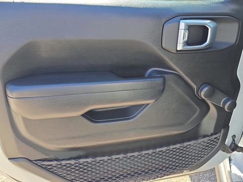 Used 2022 Jeep Gladiator Sport image 19