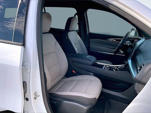 Used 2024 Chevrolet Traverse LT w/ LPO, Floor Liner Package image 8