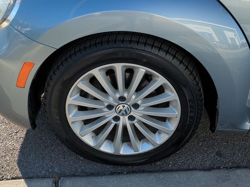 Used 2019 Volkswagen Beetle 2.0T S image 13