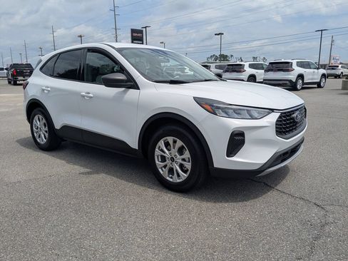Used 2025 Ford Escape Active FWD image 2