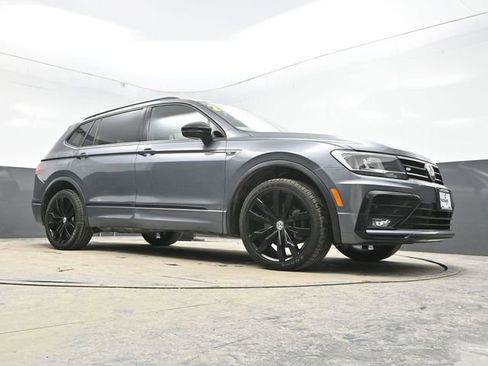 Used 2021 Volkswagen Tiguan SE R-Line image 33