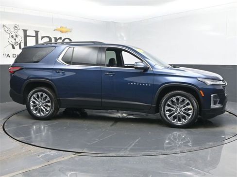 Used 2023 Chevrolet Traverse LT image 1