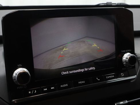 Used 2022 Mitsubishi Outlander ES image 3