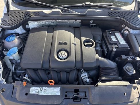 Used 2012 Volkswagen Beetle 2.5 image 27