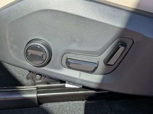 New 2026 Volvo XC90 B6 Plus w/ Protection Package Premier image 23