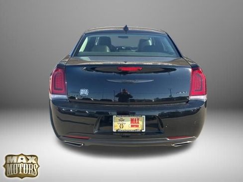 Used 2023 Chrysler 300 Touring L w/ Comfort Group AWD/4WD image 8