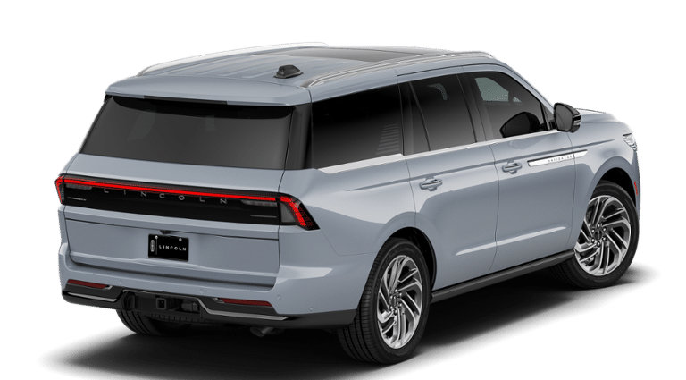 New 2027 Lincoln Navigator Reserve AWD/4WD image 3