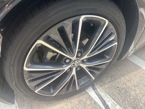 Used 2024 Toyota Prius XLE image 5