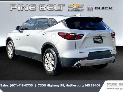 Used 2020 Chevrolet Blazer LT FWD image 2
