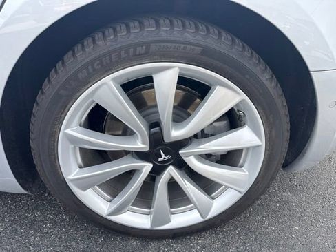 Used 2018 Tesla Model 3 Long Range RWD image 15