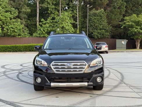 Used 2017 Subaru Outback 3.6R Limited AWD/4WD image 2