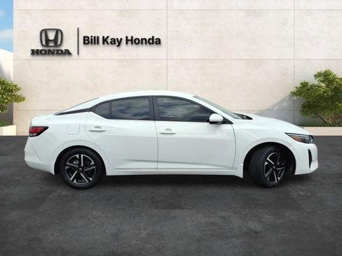 Used 2025 Nissan Sentra SV FWD image 2