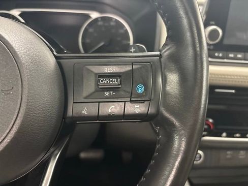 Used 2021 Nissan Rogue SV w/ Premium Package image 7