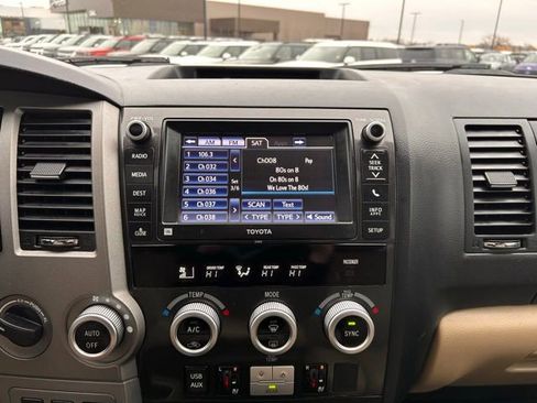 Used 2013 Toyota Sequoia Platinum image 17